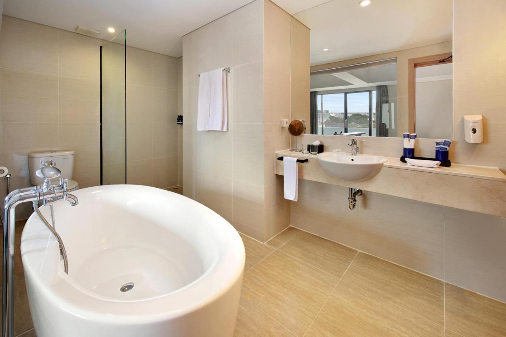 Aston Inn Pantai Losari Makassar Kültér fotó