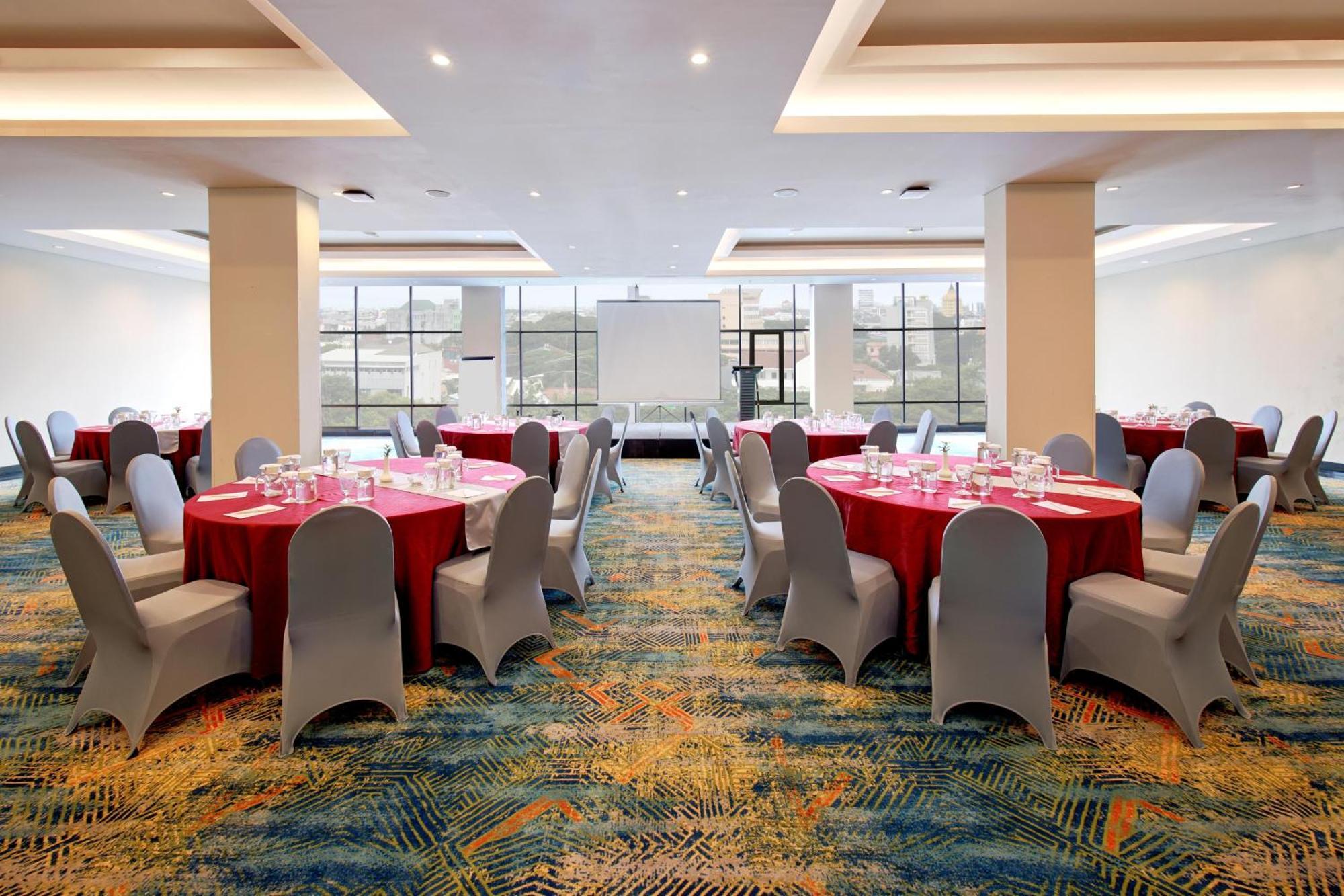 Aston Inn Pantai Losari Makassar Kültér fotó